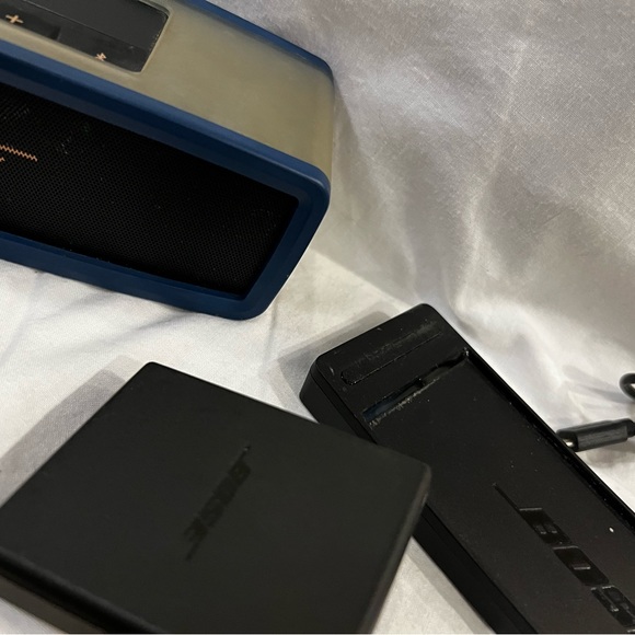 Bose SoundLink Mini & Accessories - Picture 5 of 5